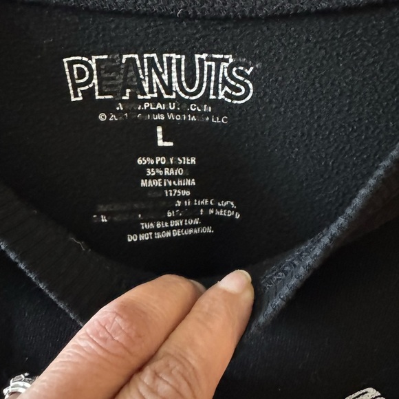 Peanuts Snoopy Classic Crewneck Sweatshirt Black Large Size - Picture 2 of 7